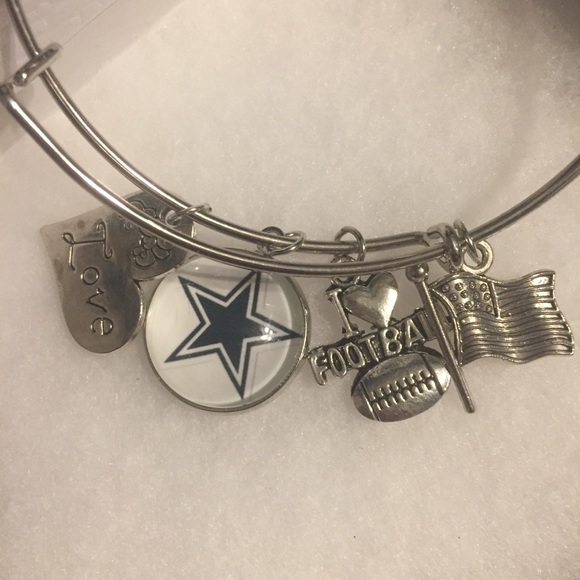 Dallas Cowboys football charm bracelet. NEW - Picture 4 of 4